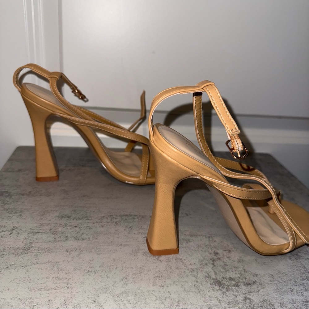 Beige Anna Michelle Heels - Women’s size 6 - Picture 2 of 7